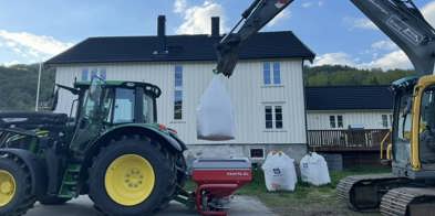 Traktor Foran Hus