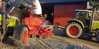 Gjødsel Og Traktor Foto Ola Fiskvik
