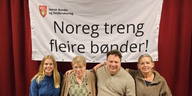 Deler av interimsstyre, fra venstre: Lydia Bjøtomt, Ingeborg Beitnes, Tor Jacob Solberg (leder NBS) og Nina Hellum Adriansen. Kristian Wølner var ikke tilstede da bildet ble tatt. - Foto: Karl-Sverre Holdal