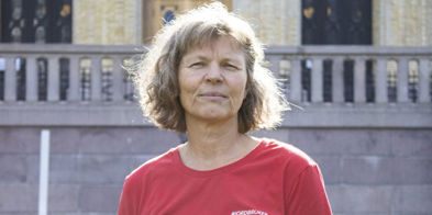 Kjersti Hoff Stortinget rød NBS-skjorte